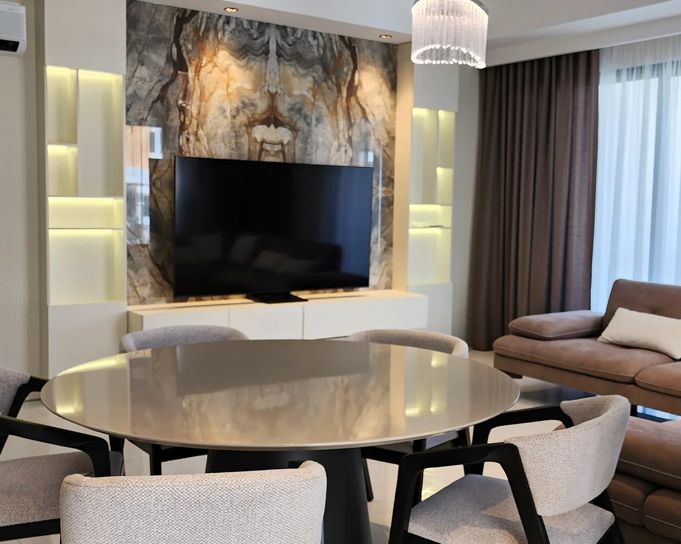 af-homes-20260908-09-retouched