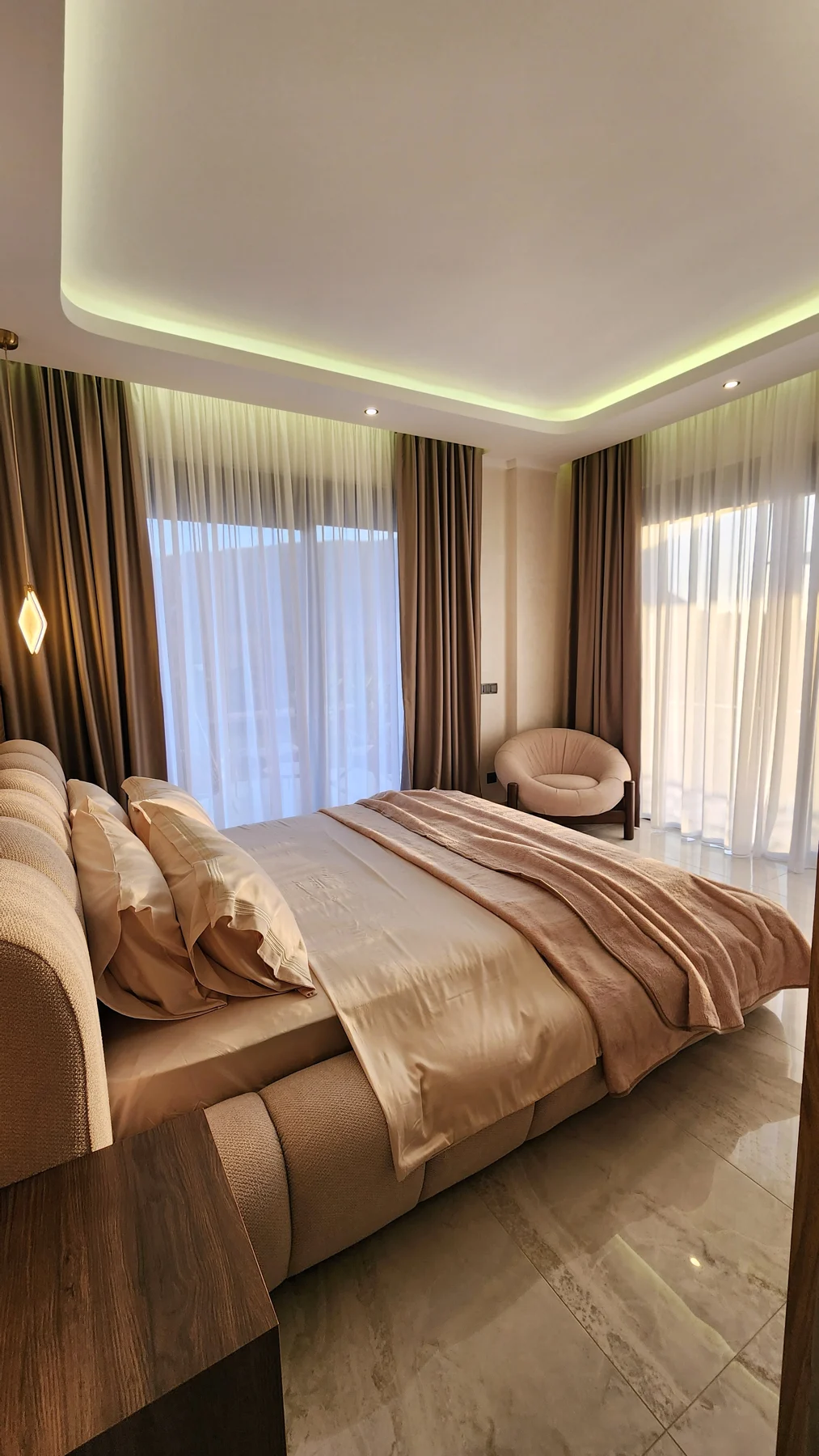 Спальня Garden Duplex: мебель, свет и текстиль